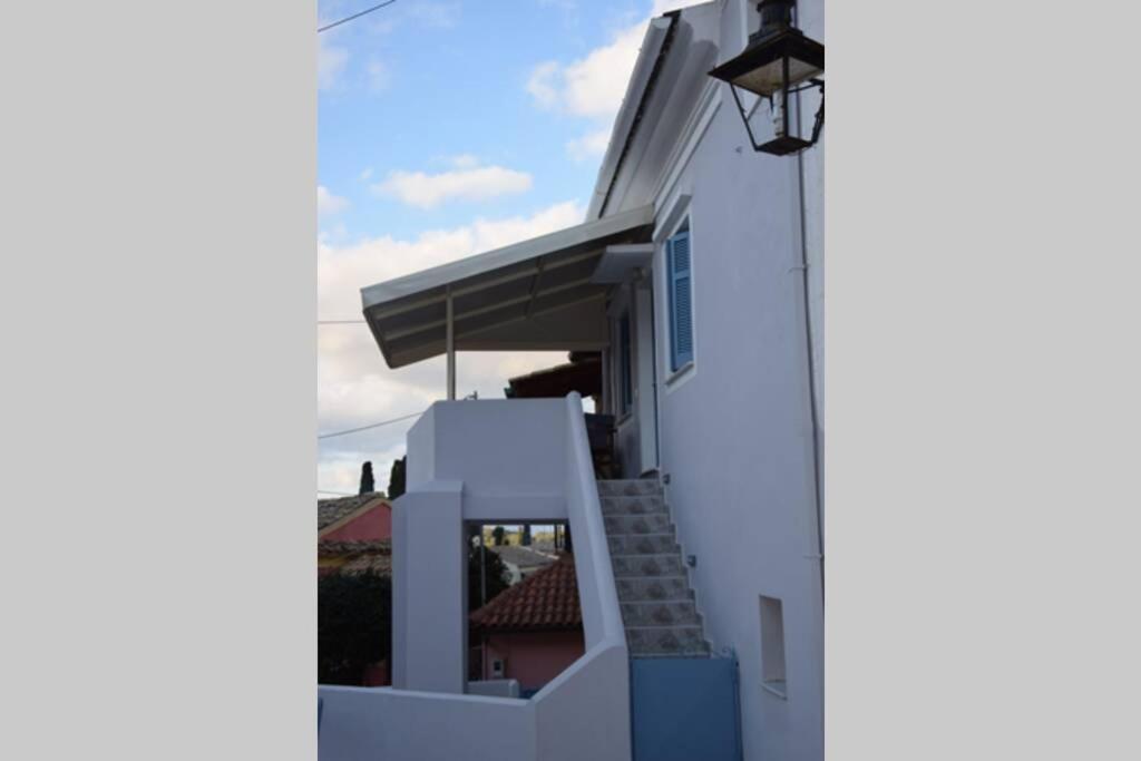 Laundry House Apartment Sinarades Exterior photo